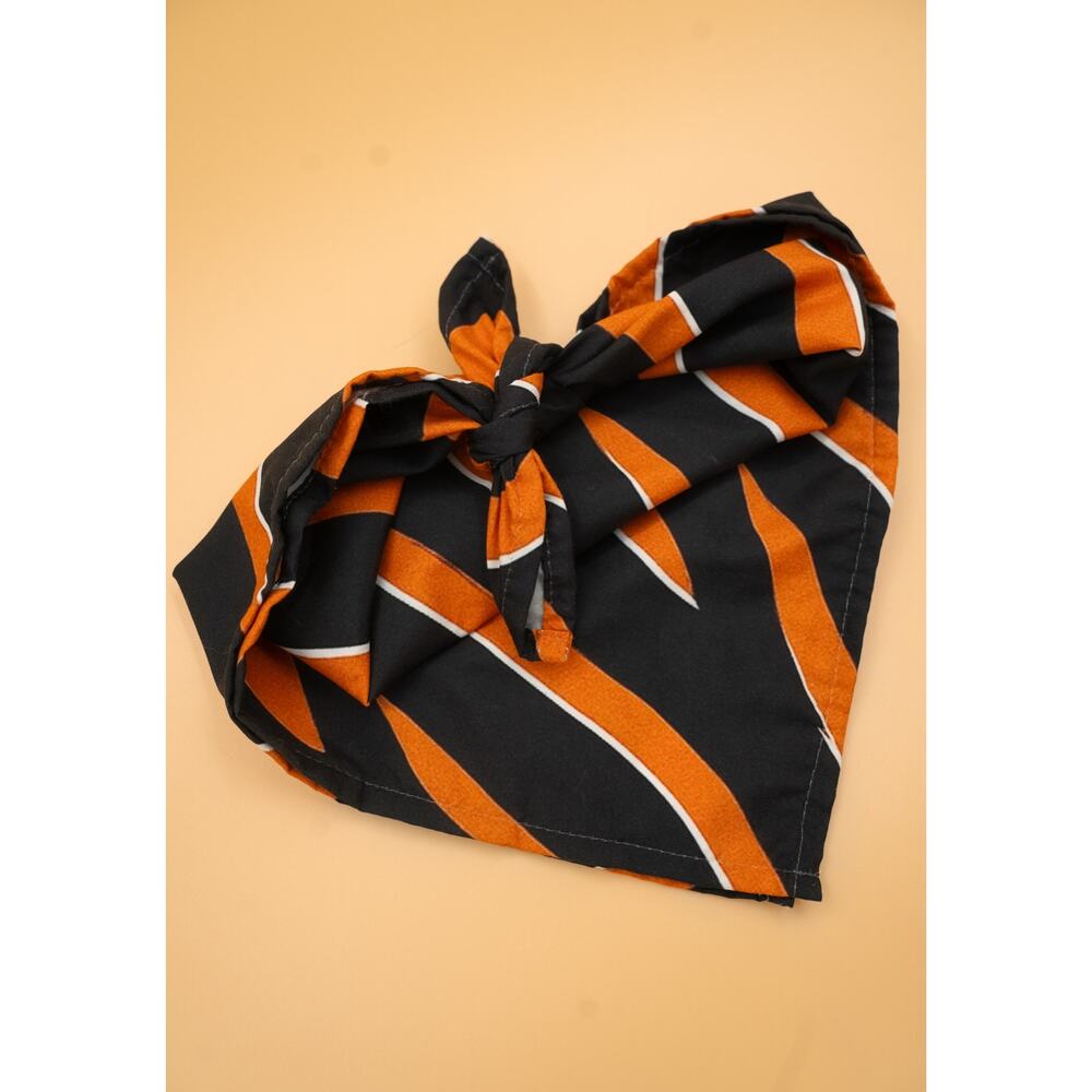 Cincinnati Bengals Dog Bandana - Picture 4 of 6